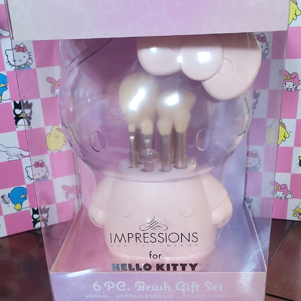 Hello Kitty Pale Pink Brush Gift Set
